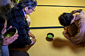 Teezeremonie, in Cyu-o-kouminkan, Morioka, Präfektur Iwate, Japan