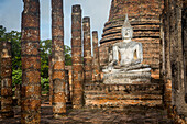 Wat Sa Si, in Sukhothai Historical Park, Sukhothai, Thailand