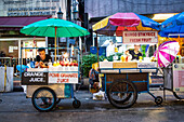 Straßenessen, Obst und Säfte, Khao San Road, Bangkok, Thailand