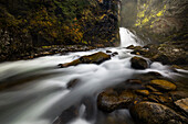 Riva Wasserfall im Herbst, Campo Tures, Valle di Riva, Ahrntal, Bozen, Trentino Alto Adige, Südtirol, Italien, Südeuropa