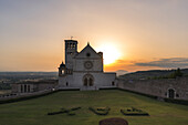 Obere Basilika des Heiligen Franz von Assisi (Basilica Superiore di San Francesco d'Assisi) Assisi, Provinz Perugia, Umbrien, Italien, Europa