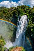 Marmore Falls mit Regenbogen, Umbrien, Italien,Europa