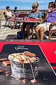 Eiscreme-Menü auf der Promenade von Marcel Proust, Cabourg, Côte Fleurie, Calvados, Normandie, Frankreich