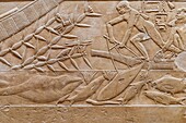 Fischereiszene, Flachrelief in der Mastaba von Kagemni, Wesir während der Herrschaft von König Teti, Nekropole von Sakkara, Region Memphis, ehemalige Hauptstadt des Alten Ägypten, Kairo, Ägypten, Afrika