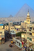 Das beliebte Stadtviertel vor den Pyramiden von Gizeh, Kairo, Ägypten, Afrika