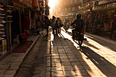 Thamel Straße bei Sonnenuntergang, Kathmandu, Nepal, Asien