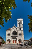Saint mary magdalene basilica, vezelay, (89) yonne, bourgundy, france
