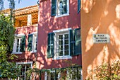 Colorful houses, bormes les mimosas