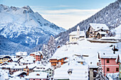 Vermiglio in der Wintersaison. Europa, Italien, Trentino Südtirol, Sonnental, Provinz Trient, Vermiglio