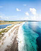 Luftaufnahme des Strandes von Stintino. Stintino, Provinz Sassari, Sardinien, Italien