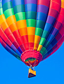 Ballonfahrt über Albuquerque, New Mexico, während der Albuquerque Balloon Fiesta. Es ist die größte Ballonveranstaltung der Welt.