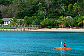 Torust beim Kajakfahren im Likuliku Lagoon Resort, Fünf-Sterne-Resort, Malolo Island, Mamanucas, Fidschi