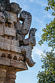 Der Palast oder El Palacio in den Ruinen der Maya-Stadt Labna ist Teil der prähispanischen Stadt Uxmal, die zum UNESCO-Welterbe gehört, in Yucatan, Mexiko.