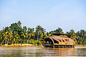 Houseboat in the backwaters near Alleppey, Allapuzha, Kerala, India