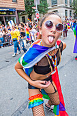 Teilnehmer an der Gay Pride Parade in New York City. Die Parade findet zwei Tage nach der Entscheidung des Obersten Gerichtshofs der USA statt, die Homo-Ehe in den USA zuzulassen.