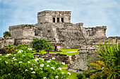El Castillo in den Maya-Ruinen von Tulum, Halbinsel Yucatan, Mexiko.