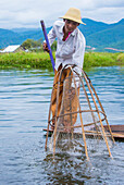 Birmanischer Fischer am Inle-See in Myanmar