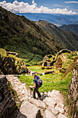 Phuyupatamarca Inka-Ruinen auf dem Inka Trail Trek Tag 3, Region Cusco, Peru