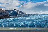 Der Grey-Gletscher und der Lago Grey im Torres del Paine Nationalpark, einem UNESCO-Biosphärenreservat in Chile in der Region Patagonien in Südamerika.