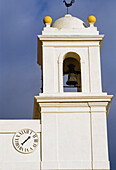 Glockenturm und Uhr von Aljezur