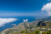 Blick auf die Küste von einem Berg aus, Mallorca,Balearen,Spanien