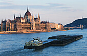 Parlamentsgebäude an der Donau