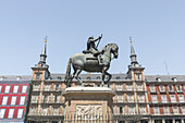 Statue von König Felipe Iii auf der Plaza Mayor; Madrid, Spanien
