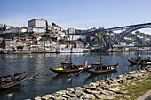 Ein Blick auf Porto und den Fluss Douro; Porto, Portugal