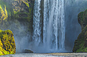 Skogafoss-Wasserfall; Island