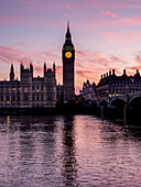 Big Ben bei Sonnenuntergang; London, England.