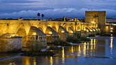 Fluss Guadalquivir, Römische Brücke von Córdoba; Córdoba, Málaga, Spanien