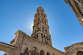 Glockenturm St. Domnius auf dem Peristyl des Diokletianpalastes; Split, Kroatien.