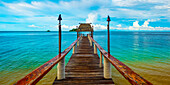 Pier vor Malolo Island im Südpazifik; Malolo Island, Fidschi