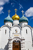Mariä-Entschlafens-Kathedrale, Komplex des Dreifaltigkeits-Sergius-Lawra-Klosters; Sergiew Posad, Moskauer Gebiet, Russland.