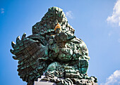 Garuda Wisnu Kencana Statue im Garuda Wisnu Kencana Kulturpark; Bali, Indonesien.