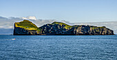 Insel in einem Archipel südlich des isländischen Festlandes; Vestmannaeyjar, südliche Region, Island