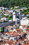 Die Mauern von Dubrovnik umgeben die Altstadt und bieten atemberaubende Aussichtspunkte auf die Stadt; Dubrovnik, Gespanschaft Dubrovnik-Neretva (Dubrova?ko-neretvanska ?upanija), Kroatien