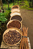 Indonesien, Balanese Raw Spices For Sale; Bali