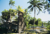 Indonesien, Insel Sumba, West Sumba, Kampung Pasunea, Megalithisches Monument.