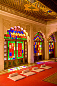 Indien, Buntglasfenster des Fortpalastes; Rajasthan, schöner Tempel für Könige, Jodhpur im Fort Mehrangarh