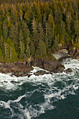 Luftbildaufnahmen von Clayoquot Sound bei Tofino; British Columbia Kanada