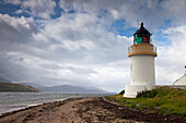 Ein Leuchtturm an der Küste; Ardgour Argyll Schottland