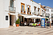 Ein Außenrestaurant; Faro Algarve Portugal