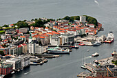 Blick auf Bergen vom Berg Floyen; Bergen Norwegen