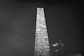 Niedriger Blickwinkel auf das Bunker Hill Monument, Charlestown, Boston, Massachusetts, USA