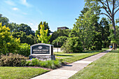 Eingangsschild, Swarthmore College, Swarthmore, Pennsylvania, USA