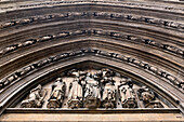 Verziertes Detail am Eingang, Blick aus flachem Winkel, Kathedrale von Valencia, Valencia, Spanien