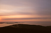 Sonnenaufgang und Nebel, Bar Harbor, Acadia-Nationalpark, Maine, USA