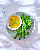 Asparagus with curry Zabaione