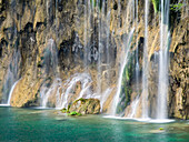 Kroatien, Nationalpark Plitvicer Seen. Die Plitvicer Seen im Nationalpark Plitvicka Jezera in Kroatien. Die Seen gehören zum UNESCO-Welterbe.